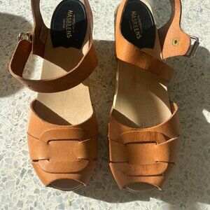 Swedish Hasbeens Women Size 37 Tan Leather Peep-Toe Wood Heel Clog Sandals -